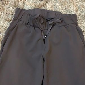 Lululemon On The Fly 27” Pants